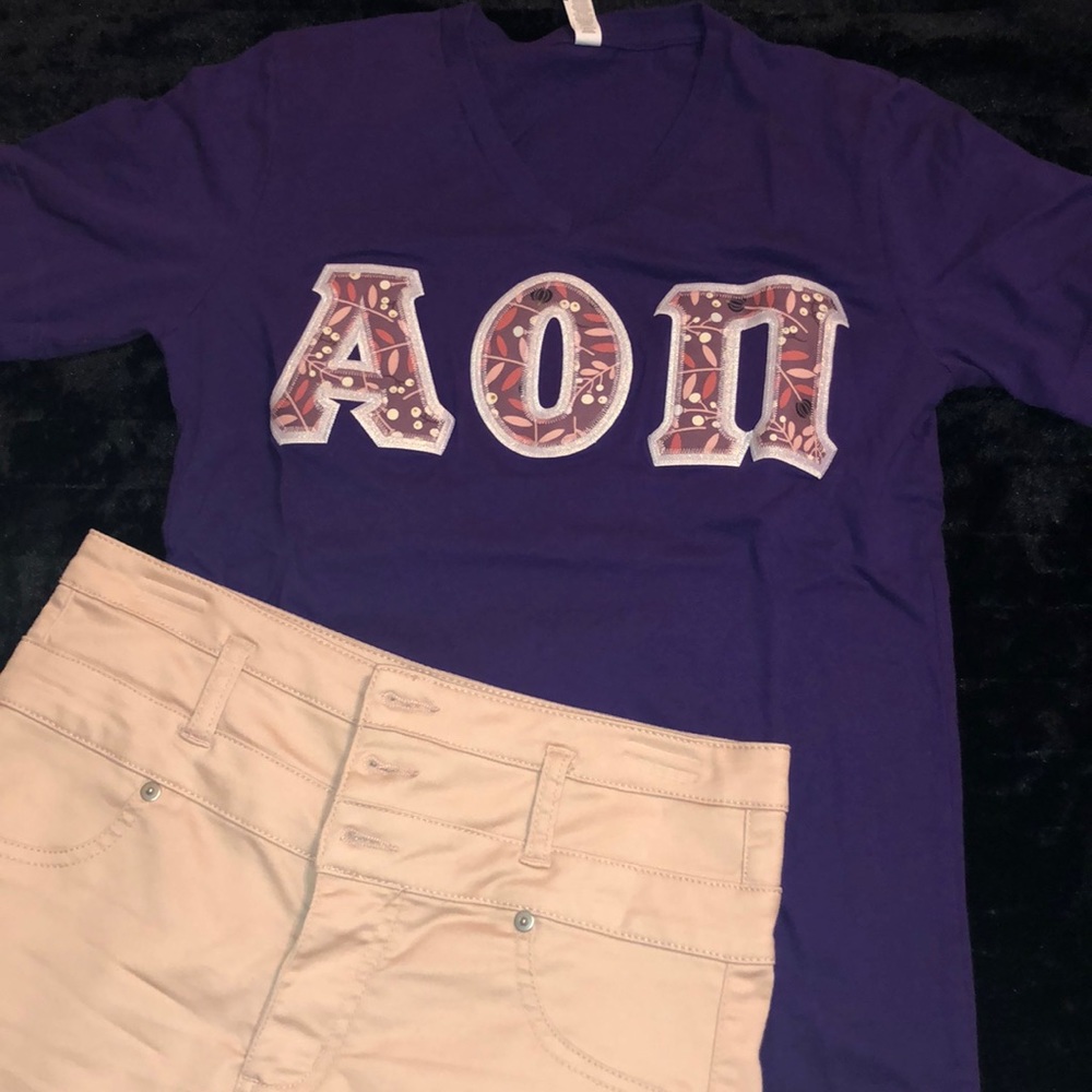 AOII purple letter shirt